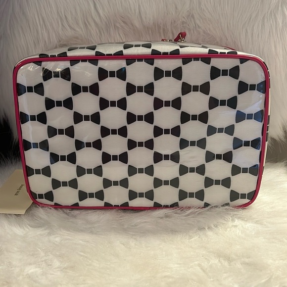 KATE SPADE TOILETRY/COSMETIC TRAVELER BAG (TUXEDO HEDDY PRINT) - Picture 5 of 15